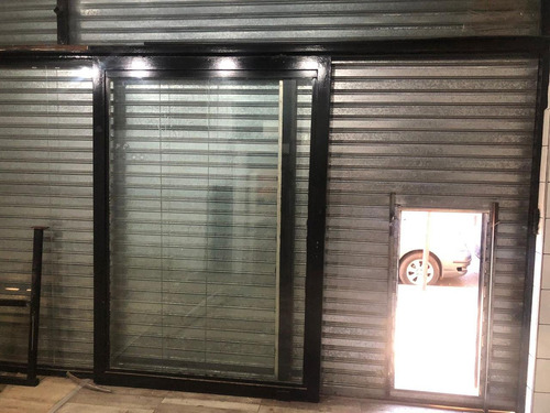 Excelente Local En Esquina Alquiler Aristóbulo Del Valle Y Avellaneda Pancheria /maxi Kiosco