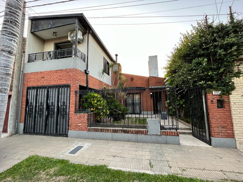 Venta- Casa- Santa Fe - Capital -4 Dormitorios Pileta - Maria Selva