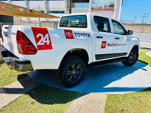 Toyota Hilux 2.7 Cabina Doble Sr Mt