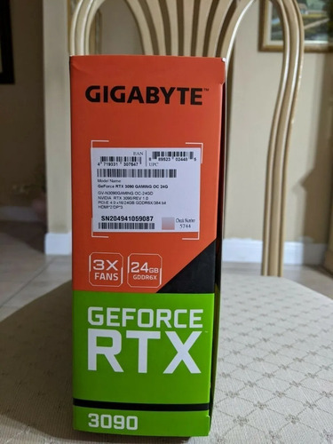Imagen 2 de 4 de Tarjeta Gráfica Gigabyte Geforce Rtx 3090 Gaming Oc 24gb Gdd