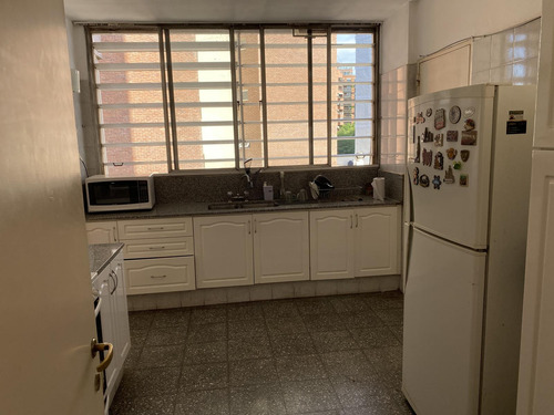 Departamento En Venta Piso Entero, 4 Dormitorios, Cochera En Nueva Córdoba Apto Crédito