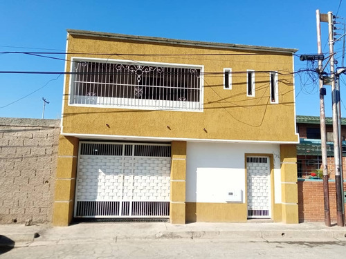 Casa En Venta Las Carolinas, Turmero
