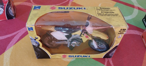 Motos Motocross A Escala New Ray Suzuki Honda Yamaha Juguete Rojo (Usado)