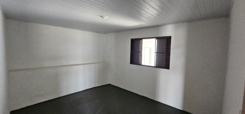 Casa De 2 Quartos Com Edícula