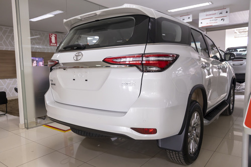 Toyota Hilux SW4 SRX Plat. 4x4 2.8 TB Diesel Automatico.