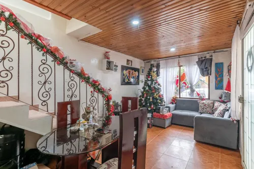 Casa En Venta En Los Naranjos. Cod V21519
