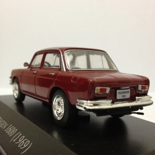 Imagem 2 de 3 de Miniatura Vw 1600 Zé Do Caixão Escala 1/43 Inesqueciveis