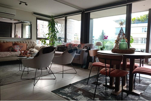 Venta De Moderno Departamento En Las Condes 2 D.