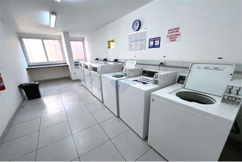 Recién Rebajado!. Depto En Primer Piso, Macul