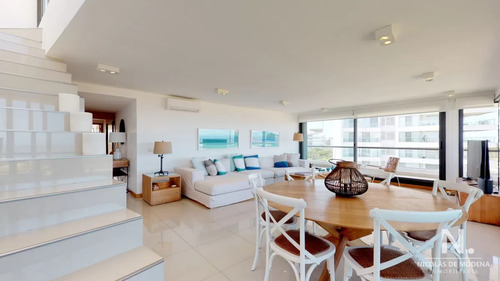 Pent House De 3 Dormitorios En Suite En Edificio Blue Bird , Punta Del Este , Playa Brava