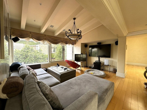 Casa En Venta Con Alberca En Bosques De Las Lomas