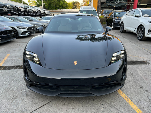 Porsche Taycan Base 2024