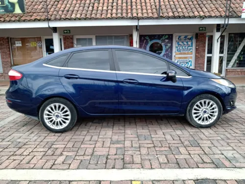 Ford Fiesta Titanium 1.6cc MT AA