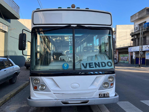 Imagen 2 de 8 de Mercedes Benz Of 1418