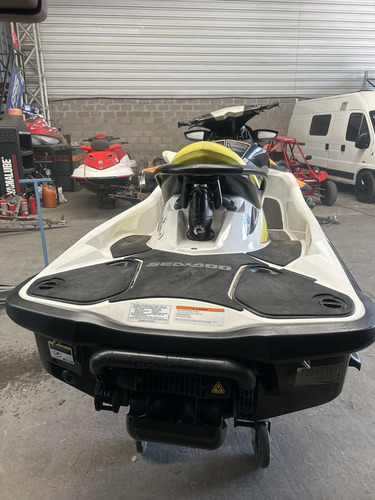 Moto De Agua Seadoo Wake 215 2015