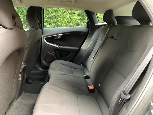 Imagen 13 de 15 de Volvo V40 2015 1.6 T4 Kinetic Turbo Unico Dueño