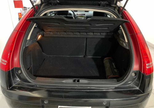 Imagen 8 de 15 de Citroën C4 2.0 Exclusive 2013