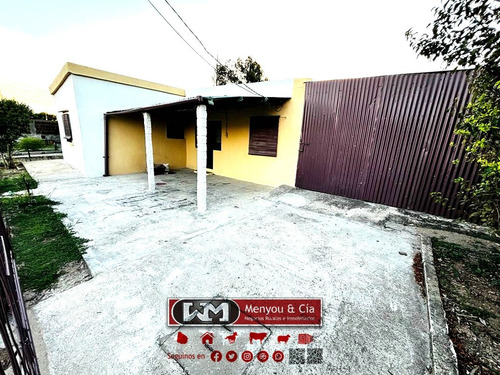 Venta Casa Trinidad Flores 2 Dormitorios Grandes Y Luminosos + Patio Verde Con Arboles Frutales + Galpón Con Cochera Doble