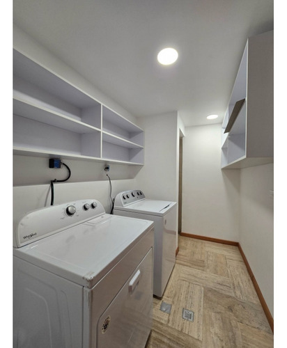 Apartamento En Alquiler 300 M2- Urb. La Castellana