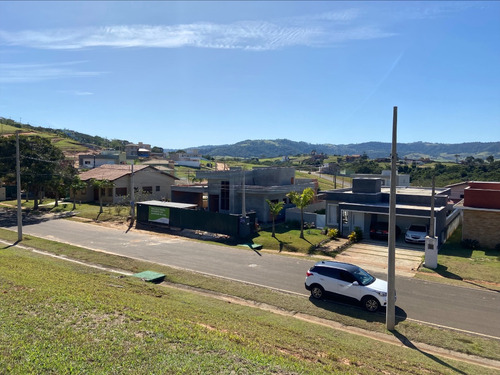 Lindo Lote De 450 M2 No Asfalto Em Loteamento Fechado Com Portaria 24hs, Clube, Mercado, Lago.