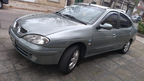 Imagen 2 de 13 de Renault Mégane Ii 1.9 Rxe Abs Privilege