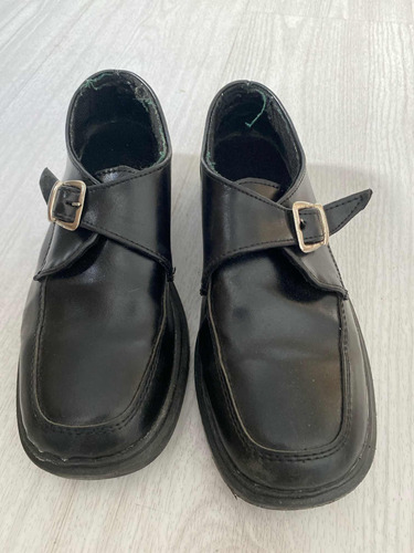 Zapato Colegialcon Hebilla Talle 35