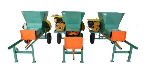 Imagem 3 de 5 de Enfardadeira De Silagem Diesel Docampo