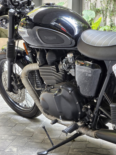 Triumph Bonneville T100 2015