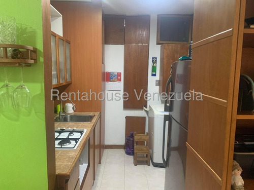 Venta De Comodo Apartamento En Santa Monica Jg