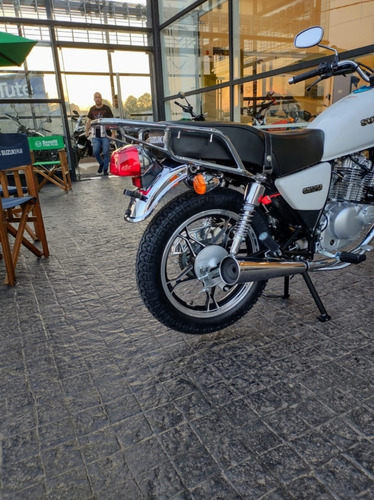 Imagen 14 de 16 de Suzuki Gn 125f - Otro Clásico Que Regresa A Las Calles!
