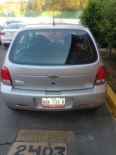 Poco Uso, Casi Siempre Guardado.