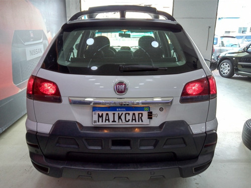 Imagem 5 de 10 de Fiat Weekend 2018 1.8 16v Adventure Flex 5p