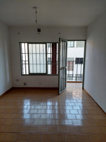 Imagen 2 de 16 de Venta Monoambiente Alberdi Sta Rosa Y Neuquen, Libre
