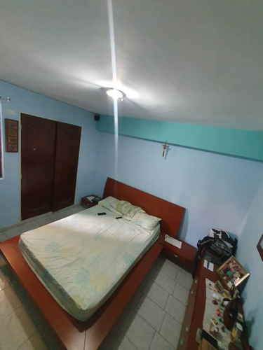 Lorena Inojosa Vende Apartemento En Valles De Camoruco.