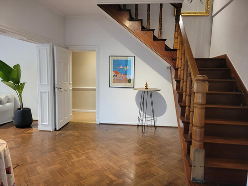 Casa De Estilo En Barrio Parque