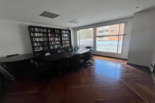 Oficina En Arriendo/venta En Chico Norte. Cod A7222