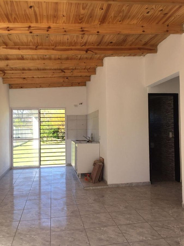 Imagen 6 de 14 de Casa En Venta - 2 Dormitorios 1 Baño - 60mts2 - Villa Elisa