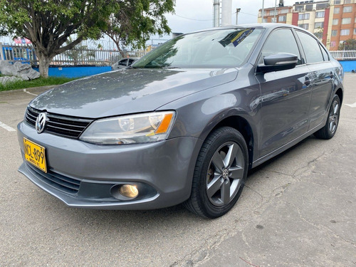 Imagen 5 de 25 de Volkswagen Nuevo Jetta Trendline 2013