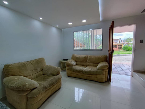Imagen 10 de 14 de Casa En Alquiler Urb Royal