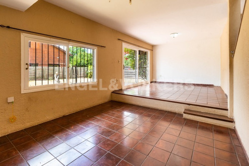 Imagen 2 de 12 de Oportunidad! Casa Para Reciclar En Carrasco Norte - Id 3011