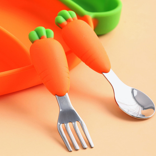 Modelado De Platos Con Forma De Zanahoria Para Niños