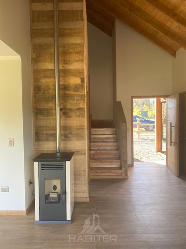 Casa En Venta De 4 Dorm. En Pucón