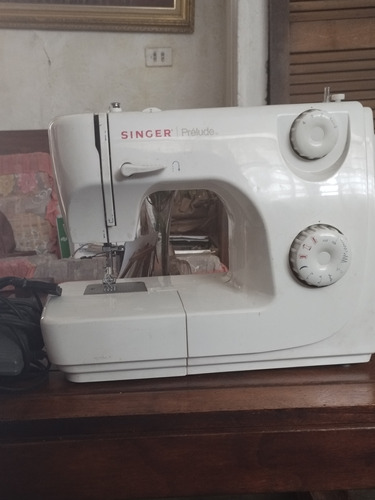 Máquina De Coser Singer Prelude