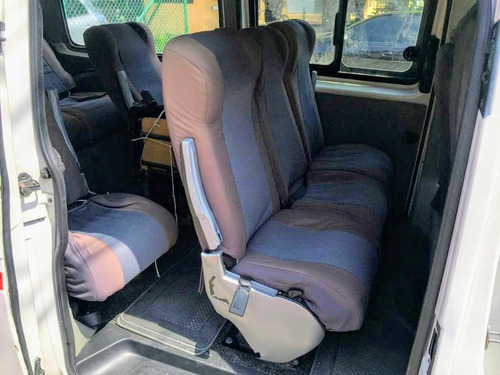 Volkswagen Transporter T5 17 Pasajeros 2013