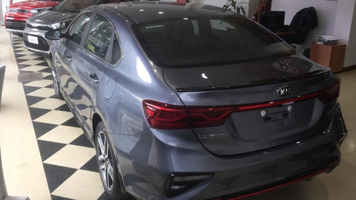 Kia Cerato 2.0 Sx At6 4 P