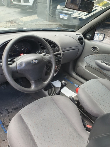 Imagem 7 de 10 de Ford Fiesta 2006 1.0 Street 5p