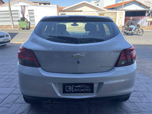 Chevrolet Onix 1.4 MPFI LT 8V FLEX 4P MANUAL