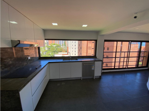 Venta. Apartamento (ph). Valle Arriba. Caracas. (mmv)