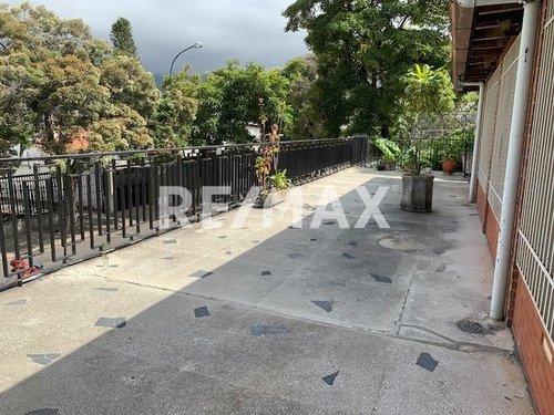 Imagen 1 de 8 de Venta De Casa En Urbanizacion Santa Monica