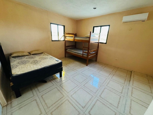 Casa De Una Planta En Venta Ubicada En Carretera Chicxulub Puerto.